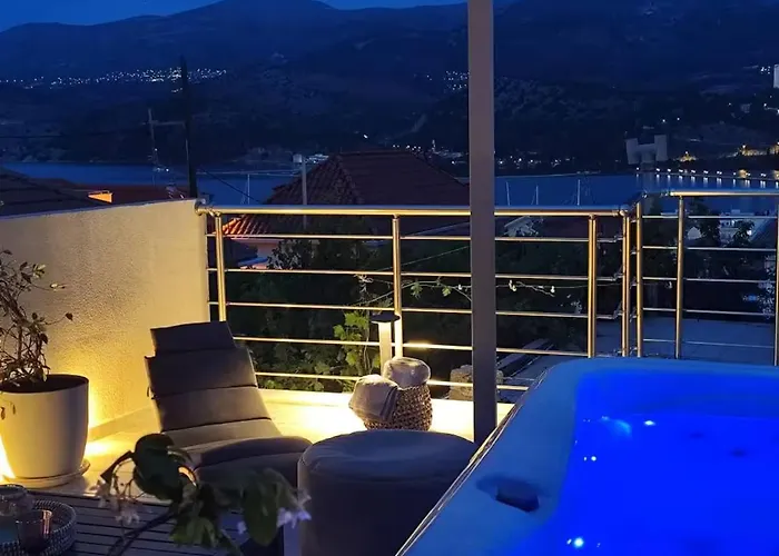 Brand New Magnolia City-jacuzzi