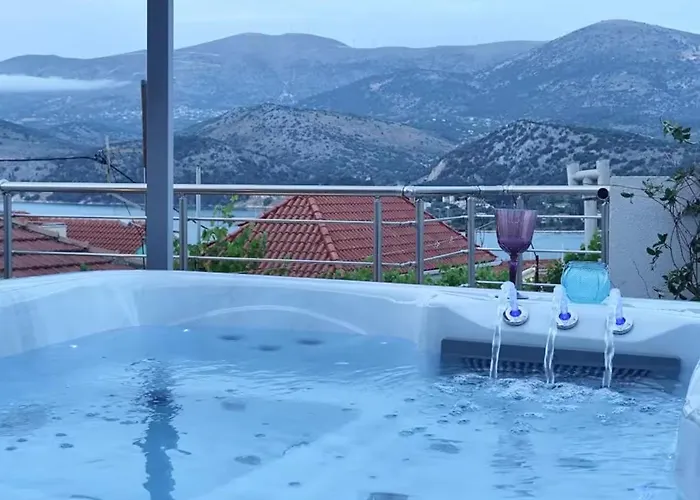 Brand New Magnolia City-jacuzzi