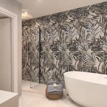 Private Magnolia City-jacuzzi Willa