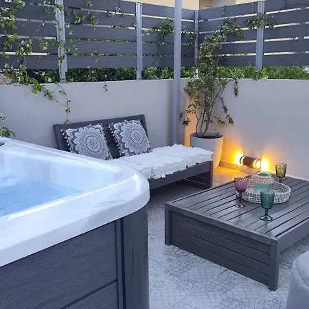 Private Magnolia City-jacuzzi Willa